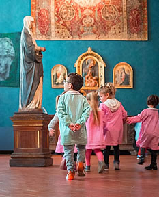 Children in the Uffizi Gallery